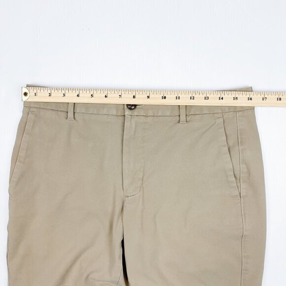 Everlane The 9" Slim Fit Performance Tan Chino Short Size 32 - Picture 4 of 6